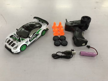 2.4G 4WD RC Drift Car Toy Remote Control Car 8-14days